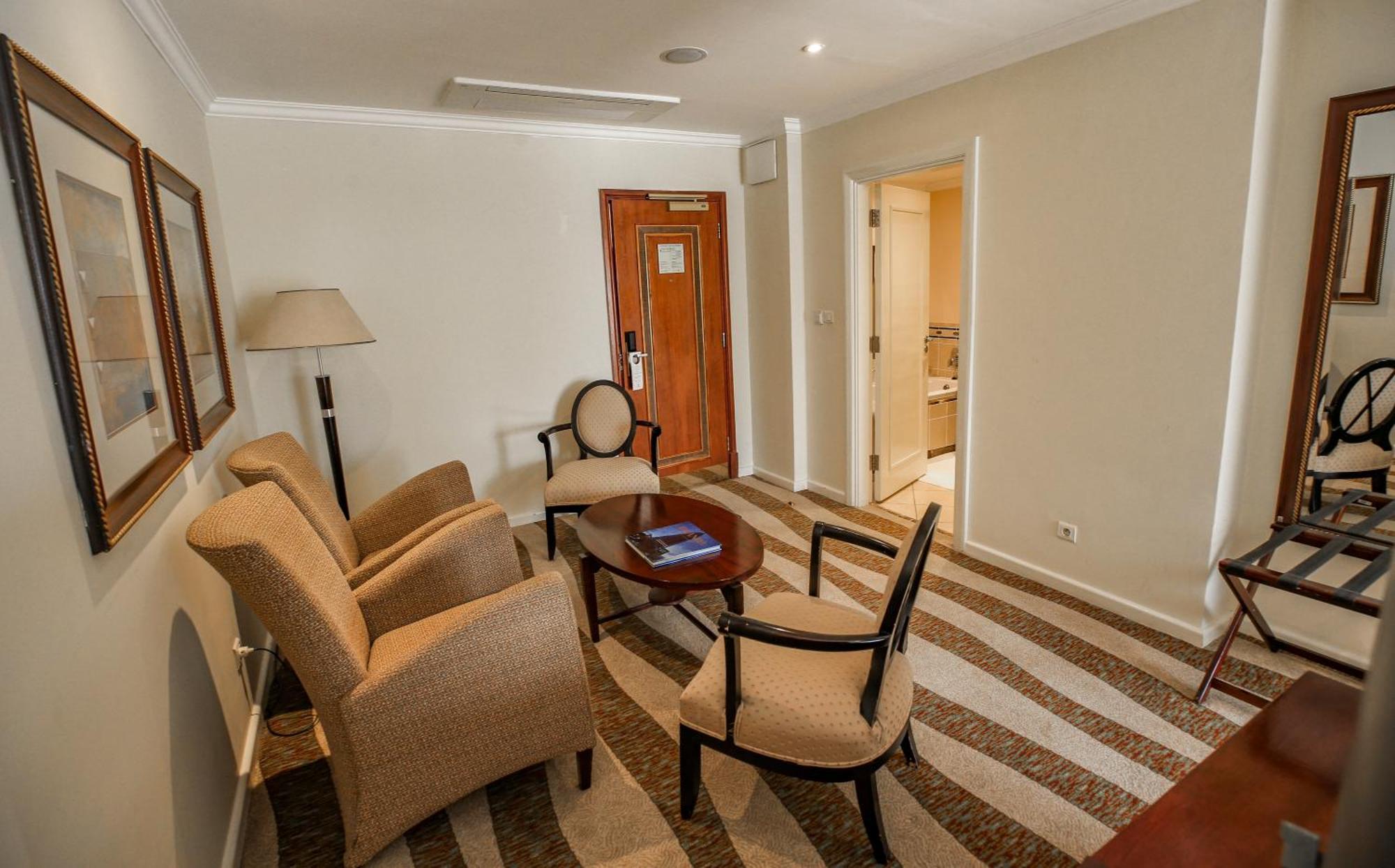 Kigali Serena Hotel Exteriör bild