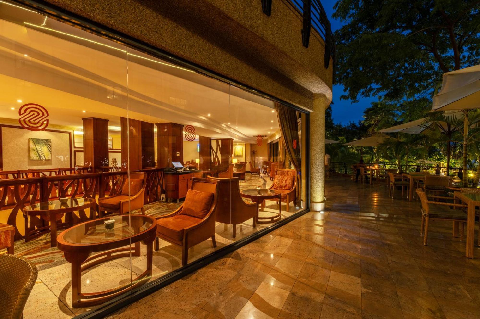 Kigali Serena Hotel Exteriör bild